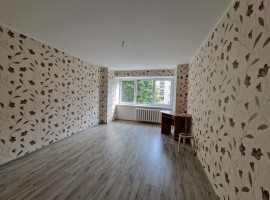 Narva, Kreenholmi 27 / 3-apartment